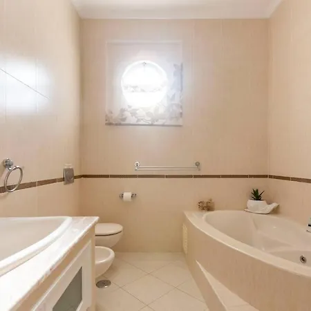 Luxury Jose With Swimming Pool * Картейра