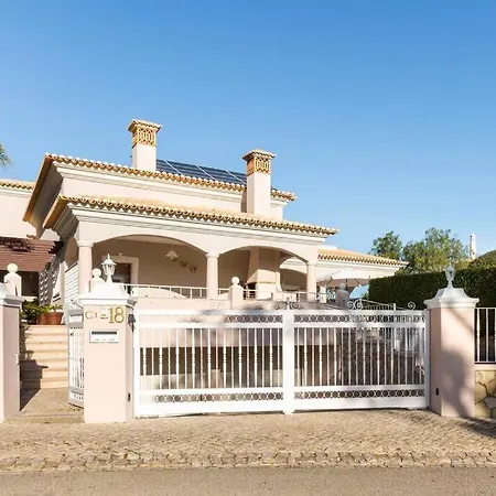 Luxury Jose With Swimming Pool Картейра